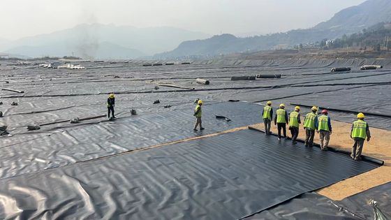 Custom HDPE Smooth Geomembrane for Landfill Water Treatment Mining and More Long Service Life