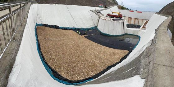 Economy Alkali Marsh Nonwoven Long-Fiber Geotextile For Industrial Waste Landfill Projects