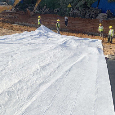 White Light Weight Staple Fiber Geotextile With Excellent Filtering Function