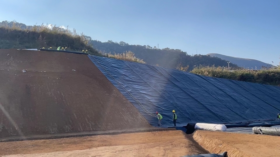 Easy Construction Laying Textured and anti-slip  Geomembrane 1.0mm-2.5mm for Slop application